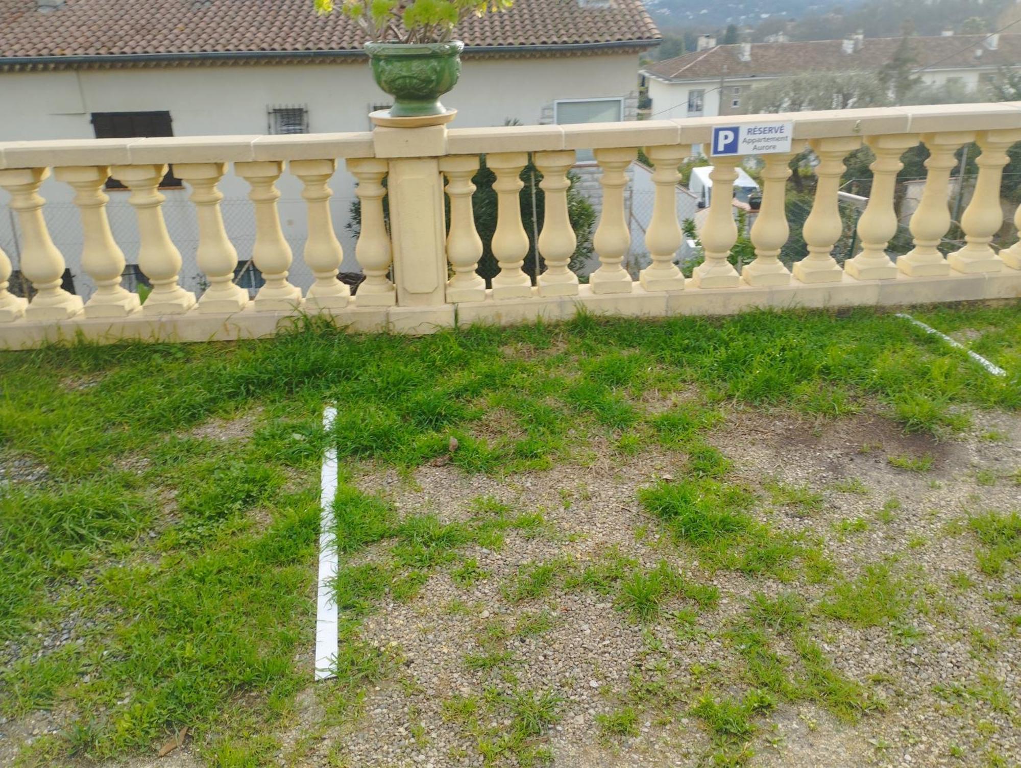 Aurore En Rez De Jardin Avec Parking Gratuit Vence